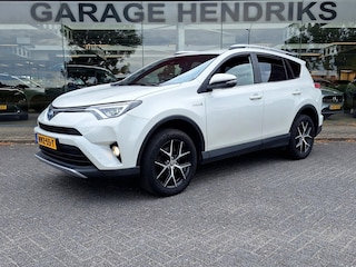 Toyota RAV4 2.5 Hybrid AWD Style | Trekhaak 1650kg!| Leder-Stof | CarPlay / Android Auto | Camera | LED |