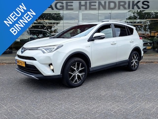 Toyota RAV4 2.5 Hybrid AWD Style | Trekhaak 1650kg!| Leder-Stof | CarPlay / Android Auto | Camera | LED |