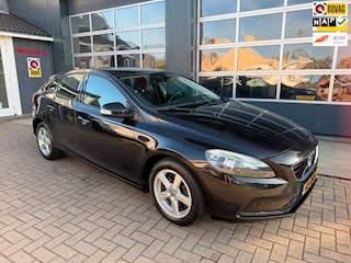 Volvo V40 1.6 T3 Kinetic / Camera / Cruise / Trekhaak / Nieuwe APK .