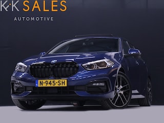 BMW 118i M Sport [SCHUIFKANTELDAK, APPLE CARPLAY, ANDROID AUTO, STOELVERWARMING, STUURVERWARMING, ACHTERUITRIJCAMERA, PDC V+A, LED KOPLAMPEN, SPORTSTOELEN, 2-ZONE CLIMATE CONTROL, CRUISE CONTROL, NIEUWSTAAT]