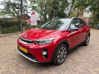Kia Stonic 1.0 T-GDi DynamicLine. Wij zijn altijd de goedkoopste met de beste Vakgarage BOVAG service.