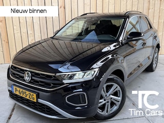 Volkswagen T-Roc 1.0 TSI Life 75 Edition Apple CarPlay/Android Auto | Airconditioning | Cruise control adaptief | LED koplampen | Lichtmetalen velgen | Rijstrooksensor | Getint glas | Achteruitrijcamera