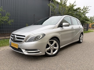Mercedes-Benz B-klasse 200 CDI Ambition / AUTOMAAT / PANORAMADAK / MEMORY / LEER / NAVI