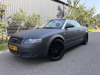 Audi A4 Cabriolet 2.4 V6 Pro Line / AUTOMAAT / MAT ZWART / NAVI / LEER