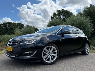 Opel Astra 1.4 Turbo Sport + | Camera | Leder | 18" Velgen | Navi | Stoelverwarming | Clima | 6 Versnellingen | PDC | Cruise | LED