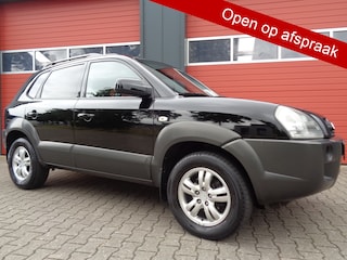 Hyundai Tucson 2.0i Style 142PK Clima Cruise LMV Trekhaak NL-Auto Hoge-Instap/Zit