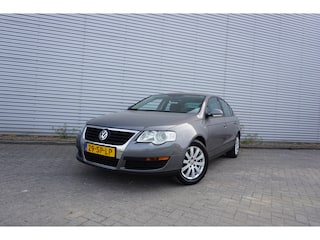 Volkswagen Passat 2.0 FSI Trendline Airco / Cruise / Elektr. ramen / Trekhaak / Lm velgen / NAP