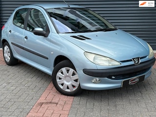 Peugeot 206 1.4 Gentry Premium | Airco | Clima | Elektr pakket |