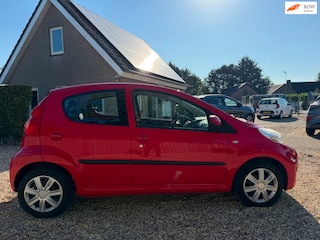 Peugeot 107 1.0-12V Sportium Airco & Elk ramen & 1e Eigenaar