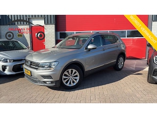 Volkswagen Tiguan 1.4 TSI Comfortline Business TREKHAAK / CARPLAY / NAVI / CLIMA / PDC / BLUETOOTH / CRUISE / NL-AUTO