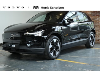 Volvo EX30 P3 Plus Europa 51 kWh | Elektrische bedienbare voorstoelen | Stoelverwarming | Stuurwielverwarming | Harman Kardon Premium Audio | Adaptive Cruise Control | BLIS | Parkeercamera | Google Infotainment | Parkeersensoren voor en achter