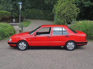 Lancia Thema 8.32 in unieke kleur Ferrari Rosso Corsa