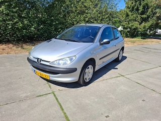 Peugeot 206 1.4 GENTRY PREMIUM