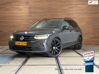 Volkswagen Tiguan 1.4 TSI eHybrid R-Line Business+ | Black Style | Urano Grey | ACC | Massage | CarPlay| Trekhaak | 20 Inch Suzuka