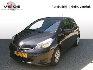 Toyota Yaris 1.0 VVT-i Aspiration Trekhaak Navi
