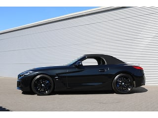 BMW Z4 Roadster M40i High Executive 340PK (Sportleder Carplay ACC HeadUp HarmanKardon Keyless Full-Led Windschot 19InchLMV)
