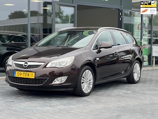 Opel Astra Sports Tourer 1.4 TURBO COSMO BJ012 TREKHAAK