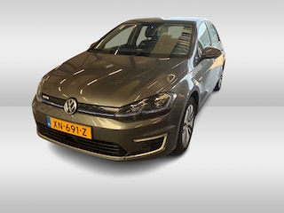 Volkswagen Golf / Warmtepomp / CarPlay / Parkeerhulp V+A / 16'' / ACC