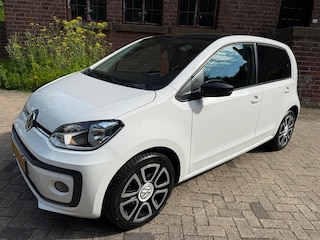 Volkswagen Up 1.0 up! Edition White / Black Model 2020 5Drs