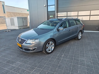 Volkswagen Passat Variant 3.2 V6 Highline 4M,Auto is met nieuwe apk,Climate control,Parkeersensoren,Cruise control,Navi