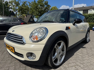 Mini Clubman 1.6 Cooper Apk 10/12/26,Airco,Cruise,Navi,LEES ADV!!