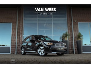 BMW X1 xDrive28i Executive | 3e eigenaar | Keyless entry | Memory | Stoelverwarming | Xenon | Cruise control | Navigatie | Sportstuur | PDC | Climate control | Lichtpakket | Regensensor
