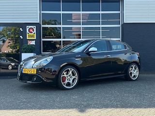 Alfa Romeo Giulietta 1.4 Turbo Sportiva, Executive, Automaat, Airco, Cruise, Navi, Leder, PDC, NAP
