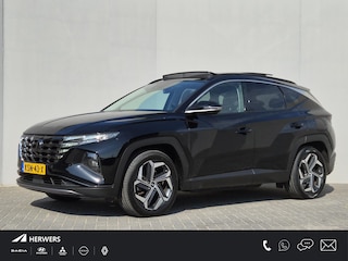Hyundai Tucson 1.6 T-GDI PHEV Comfort Smart Sky 4WD / Dealeronderhouden / Fabrieksgarantie tot 06-2027 / Glazen schuif- en kanteldak / Stuur- & Stoelverwarming / Trekgewicht 1350 kg / Adaptief cruise control / Achteruitrijcamera / Krell Audio Systeem /