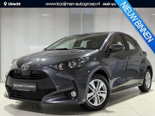 Toyota Yaris 1.5 Hybrid 115 Business | Stoel/stuurwielverwarming | Parkeersensoren voor en achter | Camera | All Season banden met lm velgen | BTW auto |