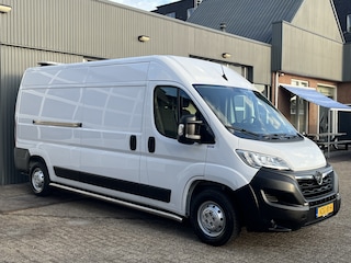Opel Movano 2.2D 140 L3H2 Kastinrichting Airco Cruise controle Trekhaak 2500kg trekgewicht Apple carplay Omvormer 220V Werkplaatsinrichting 3-Persoons Achterruitrij camera Sortimo 1e eigenaar