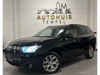 Mitsubishi Outlander 2.0 PHEV Instyle Nap Airco Pano Cruise Keyless Trekhaak Leder Carplay