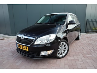 Skoda Fabia 1.2 TSI Ambition Automaat Schuifdak Sportstoelen Stoelverwarming  Etc. Etc.