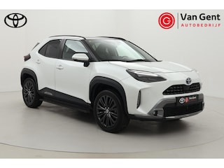 Toyota Yaris Cross 1.5 Hybrid Adventure | Panoramadak | Trekhaak | Treeplanken | Dodehoek detectie | JBL | Head-up display | Apple Carplay / Android Auto | Parkeersensoren voor/achter | Stoelverwarming | 18 inch