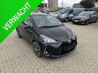 Toyota Yaris 1.5 Hybrid Bi-Tone