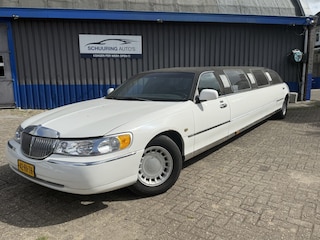Lincoln Town Car 4.6 Signature Stretched Limo!
