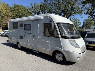 Hymer B 698 CL 3.0 - 158 pk - Queensbed - Hefbed - Luchtvering - Veel extra,s - Zeer Mooi