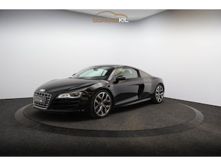 Audi R8 5.2 V10 FSI Orig. NL / Historie bekend / Carbon binnen + buiten / Alcantara hemel / Volledig Leer / LED / Achteruitrijcamera