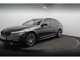 BMW 5-serie Touring 520i High Executive M-Sport M-Sport / Sport onderstel / Camera / 19'' LM velgen / Alcantara / Adap. LED / Shadow Line