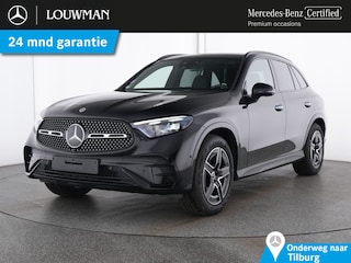 Mercedes-Benz GLC 300 e 4MATIC AMG Plug-In Hybride Luchtvering | AMG Premium | Night Pakket | Alarm klasse 3 | Head-up-Display | Panorama Schuif-Kanteldak. Inclusief 24 maanden MB Certified garantie voor Europa.