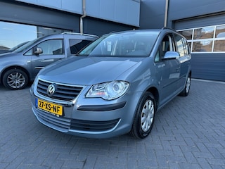 Volkswagen Touran 1.4 TSi met trekhaak, airco, APK 07-2027!