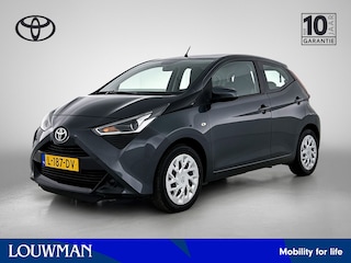 Toyota Aygo 1.0 VVT-i x-play | Dealer onderhouden | Apple CarPlay/Android Auto | Airco | Achteruitrijcamera | Fietsendrager beugel | leseman