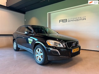 Volvo XC60 2.0T AUTOMAAT SUMMUM-uitv|TREKHAAK|CLIMA AIRCO|LM-VELGEN|NAVIGATIE|CRUISE CONTROL|Bi-XENON|STOELVERWARMING|BLUETOOTH
