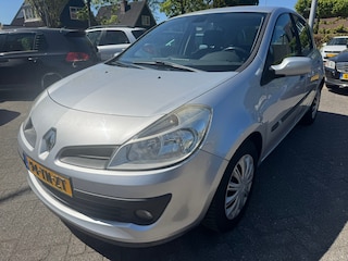Renault Clio 1.6-16V Privilège Automaat, 5Drs,Apk 21/4/27,LEES Advertentie