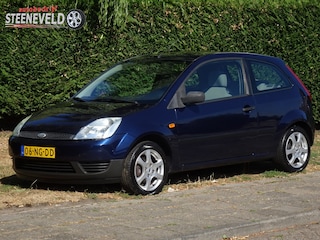 Ford Fiesta 1.25 Celebration met Bluetooth en Trekhaak