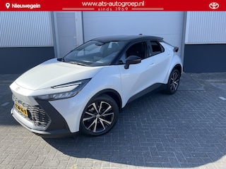 Toyota C-HR 1.8 Hybrid 140 First Edition , Bi-tone pearl white/zwart dak, Groot navigatie, 26.000 km