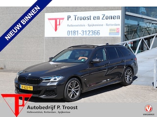 BMW 5-serie Touring 520i High Executive M Sport | Facelift | Panoramadak | Luxe lederen bekleding | Laser-LED | Nederlands geleverd | Memory seats | Sfeerverlichting | Apple carplay | Adaptief onderstel | Keyless | Cruise control | Climate control | Stoelverwarming | Unieke