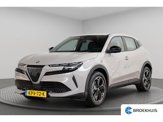 Alfa Romeo Junior Elettrica 54 kWh | Apple Carplay & Android Auto | Parkeesensoren | Keyless | Climate Controle | Adaptive Cruise Controle |