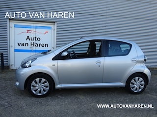 Toyota Aygo 1.0 VVT-i 5-DRS AUTOMAAT AIRCO TREKHAAK