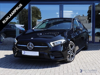 Mercedes-Benz A-klasse 250 e Business | AMG Ed. | 8G Aut. | MBUX | Night Pakket | Ambiente | Apple Car Play/Android Auto | Parkeer Assist. | 18 " LM Velgen | Draadloos Opladen | Aug. Reality