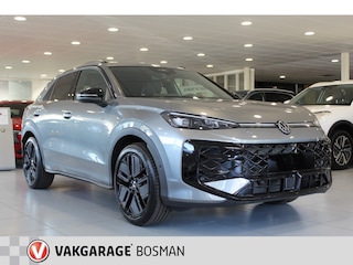 Volkswagen T-Roc 1.5 eTSI R-Line/PANO/CAMERA/CARPLAY